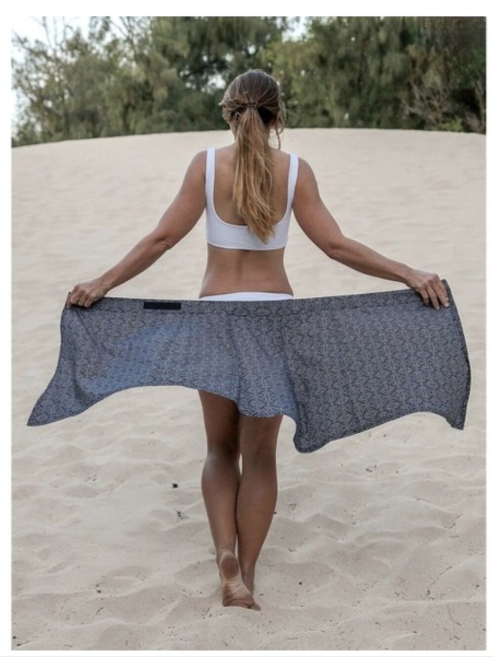 RipSkirt Hawaii Wrap Skirt Black Pearl Batik Length 2 Sz S Quick Dry Cover Up